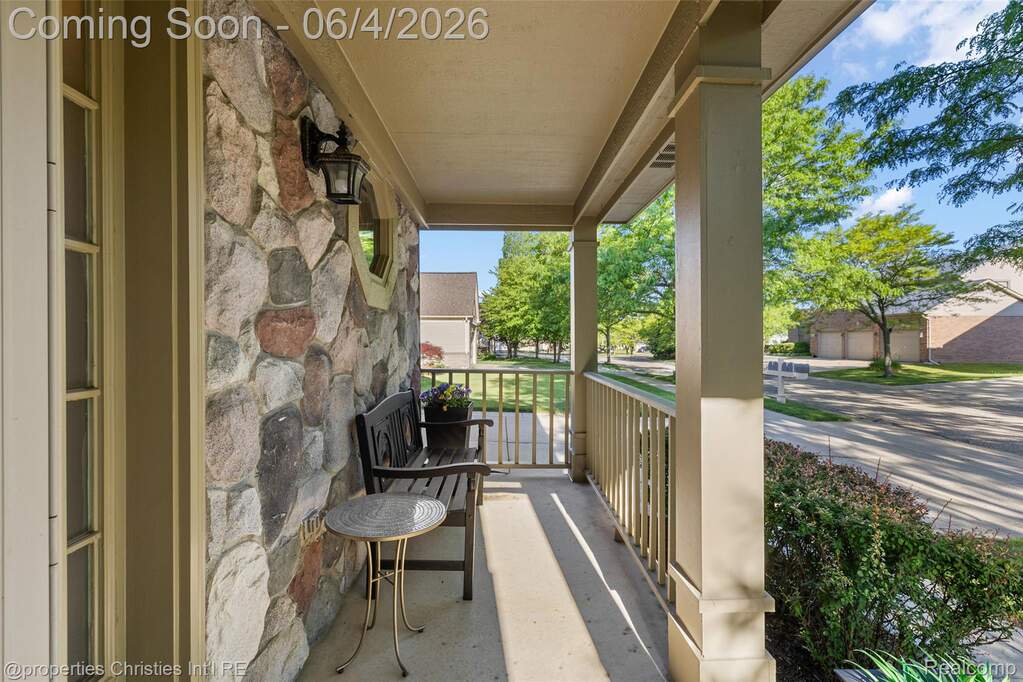 4 Bedroom Single Family Home/House's Image 4