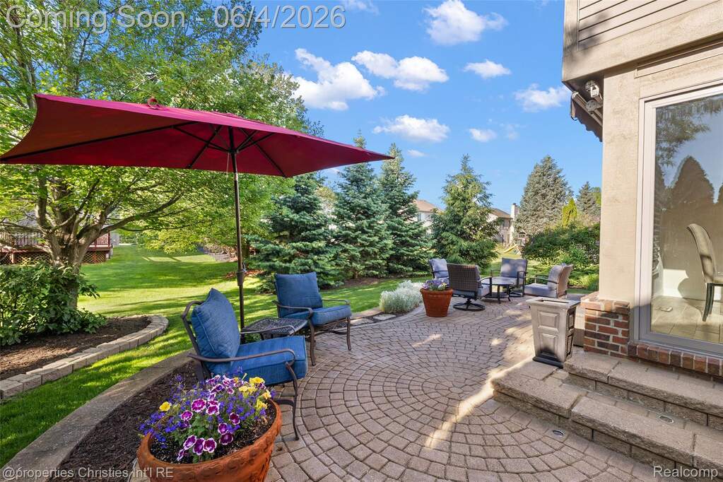4 Bedroom Single Family Home/House's Image 5