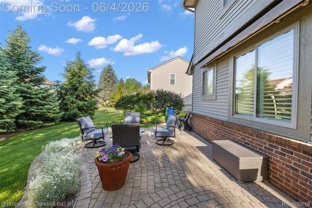 4 Bedroom Single Family Home/House's Image 6