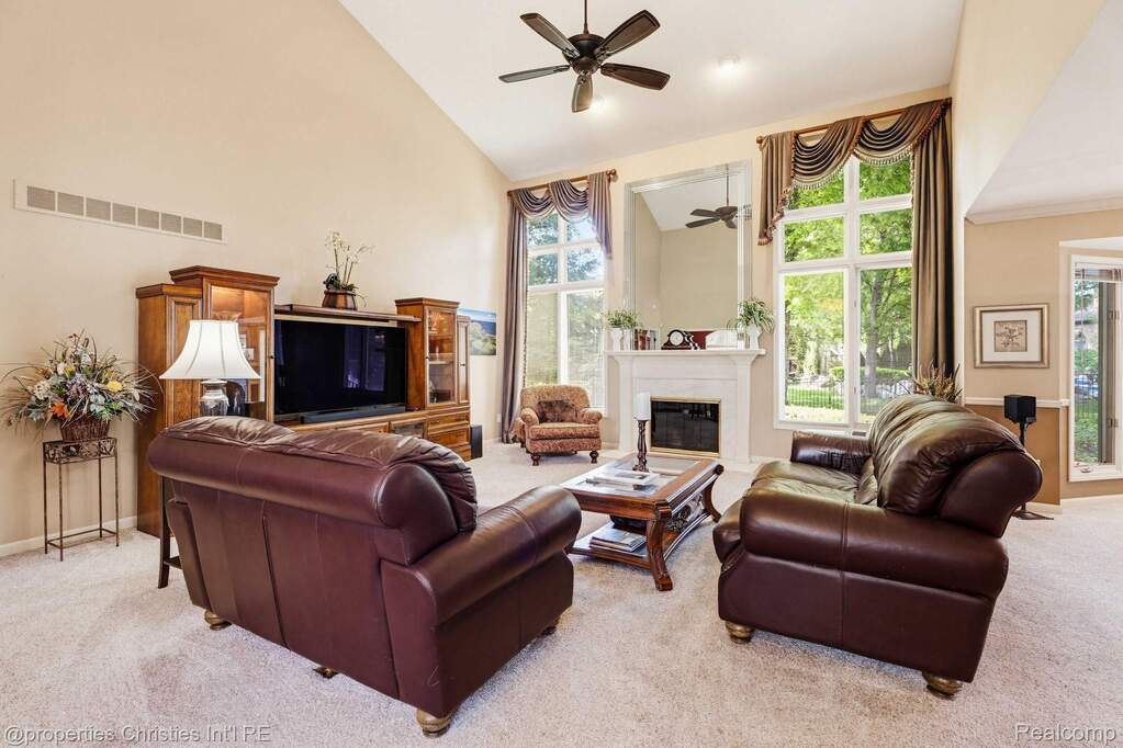 4 Bedroom Single Family Home/House's Image 11