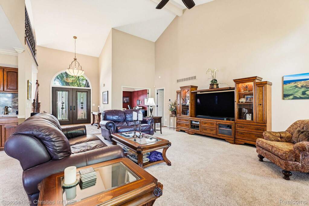 4 Bedroom Single Family Home/House's Image 15