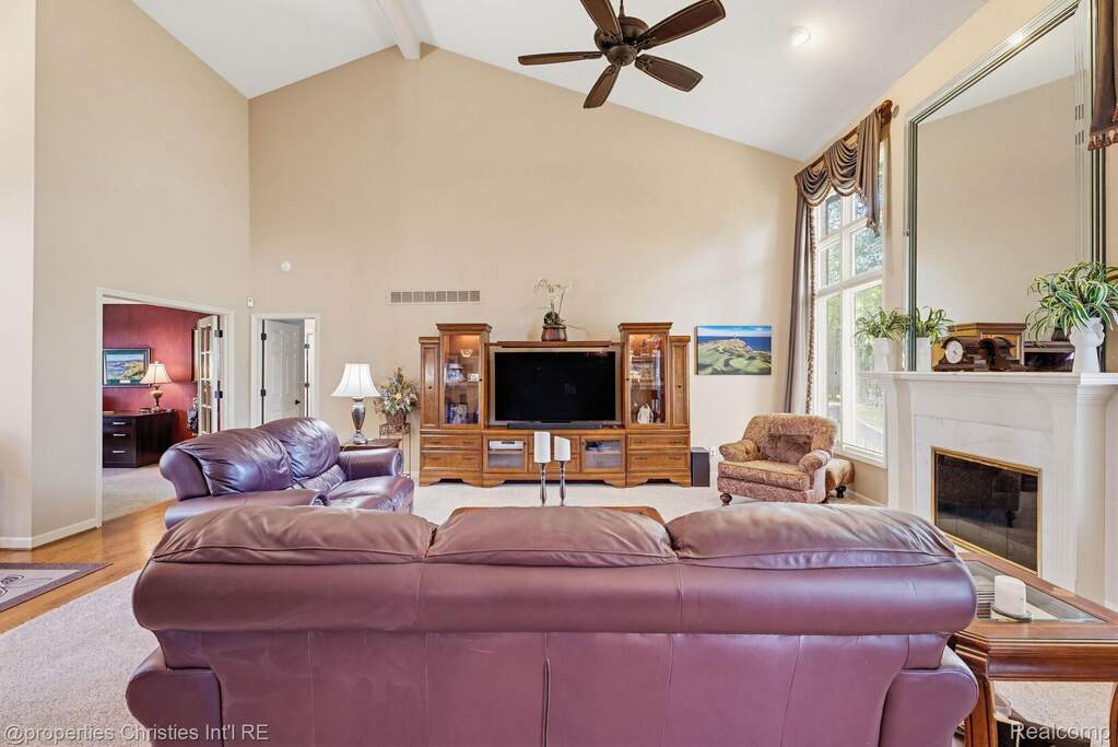 4 Bedroom Single Family Home/House's Image 16