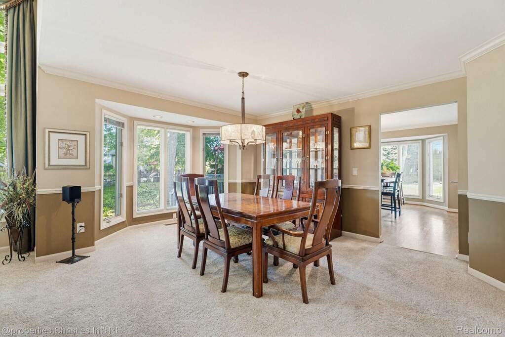 4 Bedroom Single Family Home/House's Image 17
