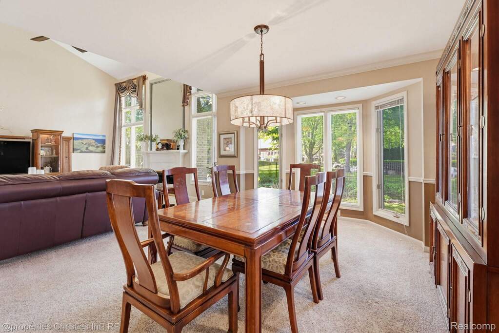 4 Bedroom Single Family Home/House's Image 20