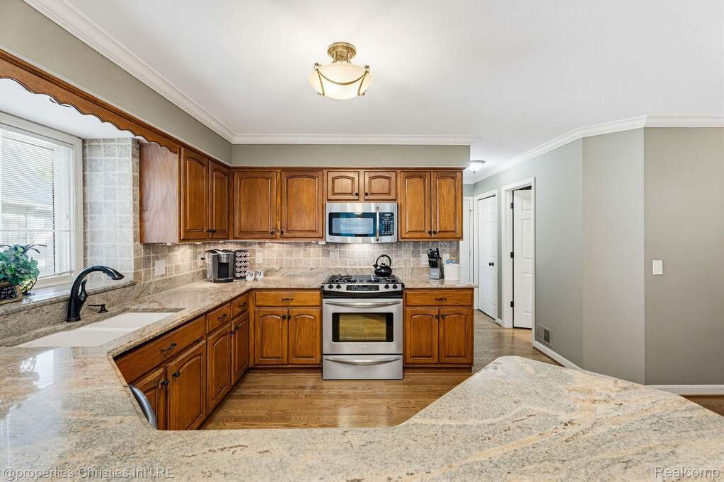 4 Bedroom Single Family Home/House's Image 29