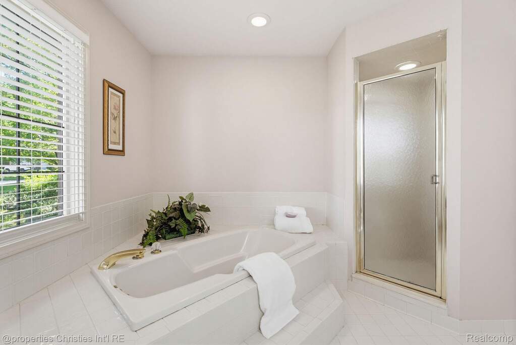 4 Bedroom Single Family Home/House's Image 43