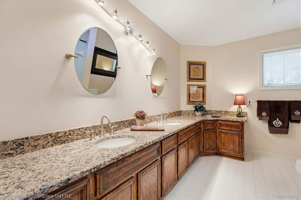 4 Bedroom Single Family Home/House's Image 50