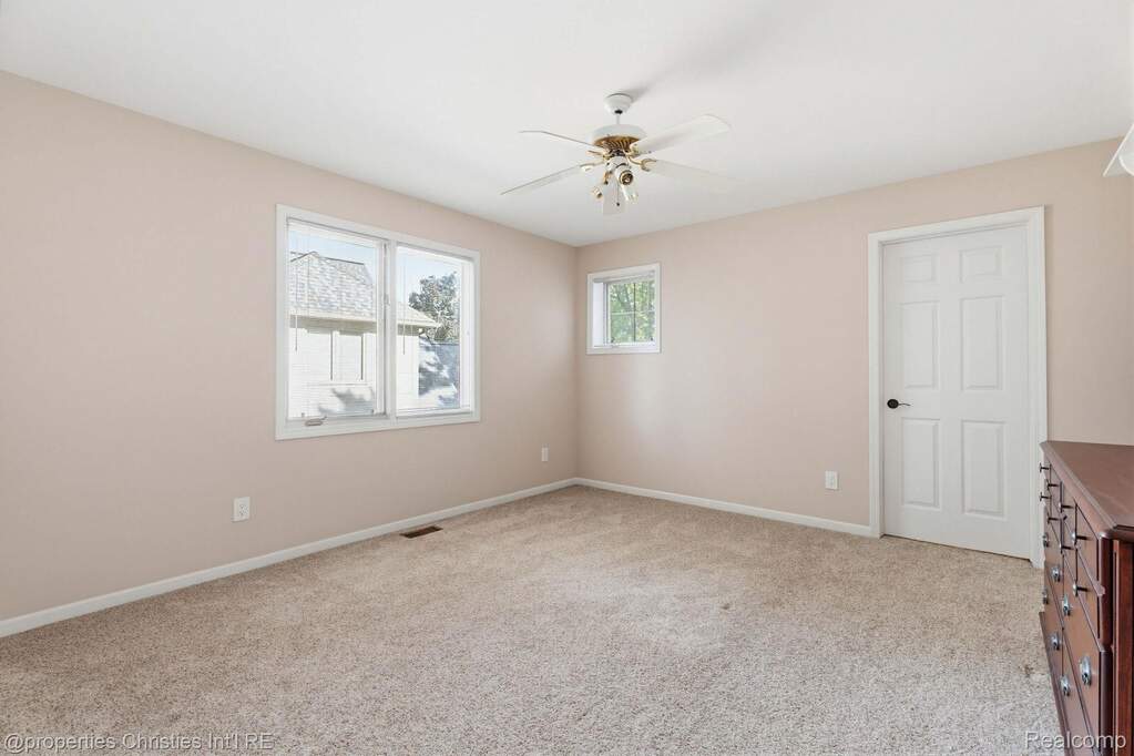 4 Bedroom Single Family Home/House's Image 56