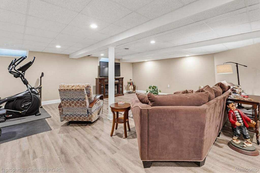 4 Bedroom Single Family Home/House's Image 61