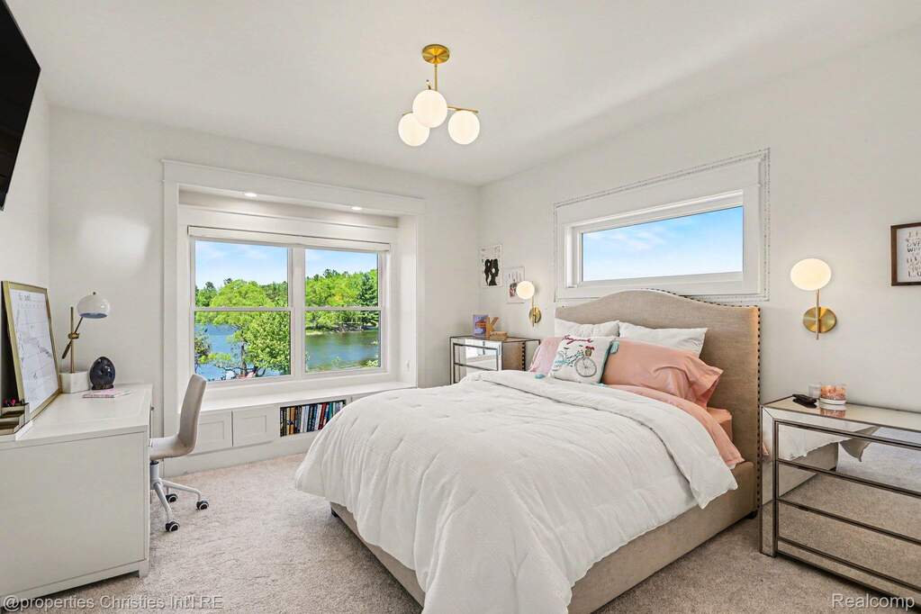 4 Bedroom Single Family Home/House's Image 19
