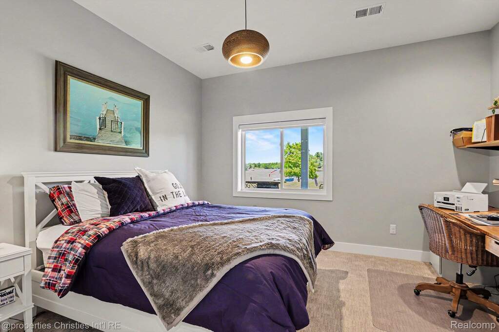4 Bedroom Single Family Home/House's Image 26