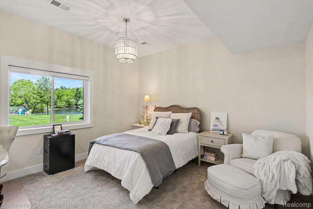 4 Bedroom Single Family Home/House's Image 27