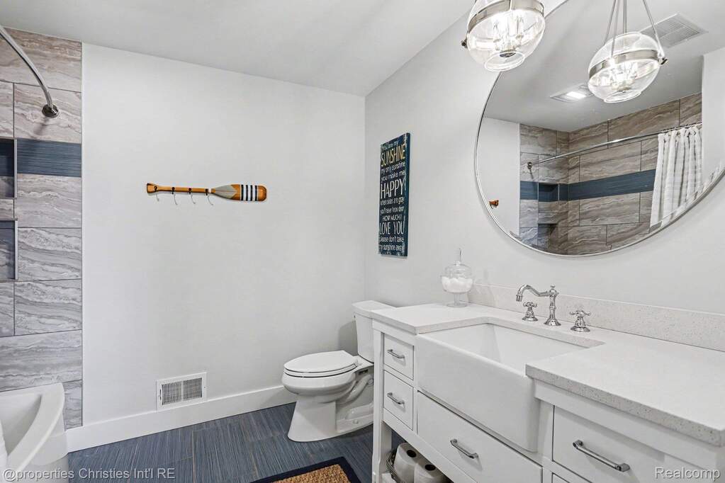 4 Bedroom Single Family Home/House's Image 29