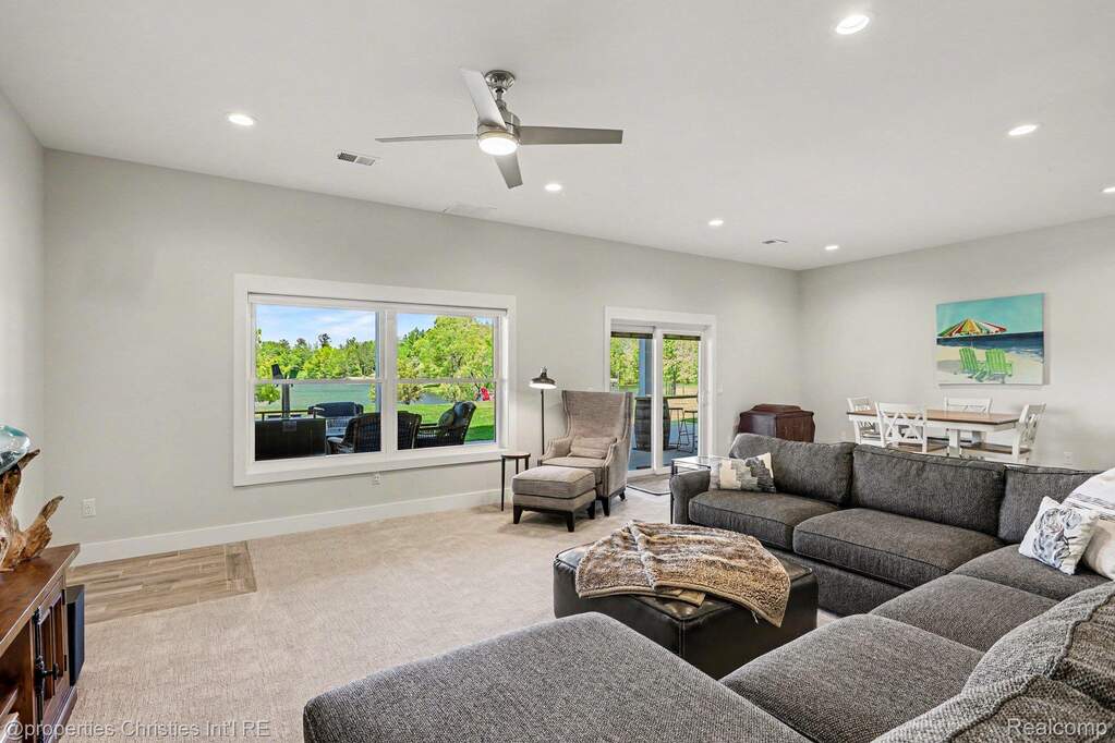 4 Bedroom Single Family Home/House's Image 37