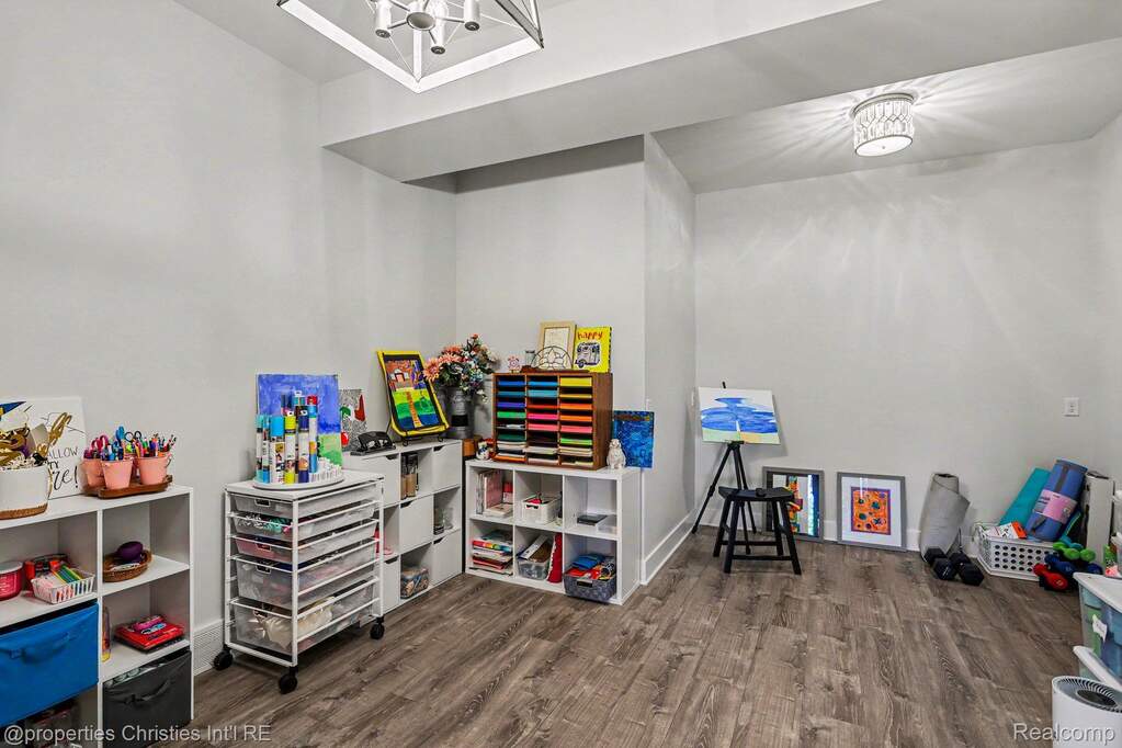4 Bedroom Single Family Home/House's Image 39