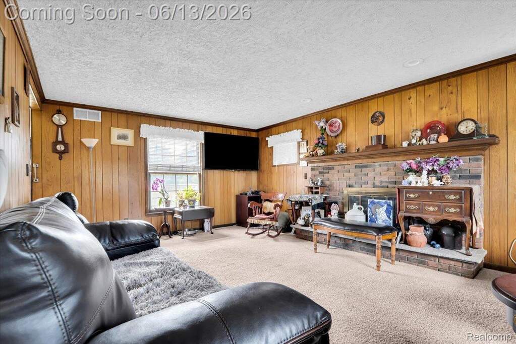 4 Bedroom Single Family Home/House's Image 8