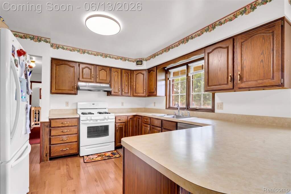4 Bedroom Single Family Home/House's Image 10