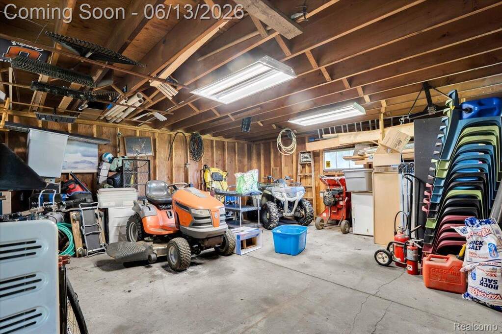 4 Bedroom Single Family Home/House's Image 38