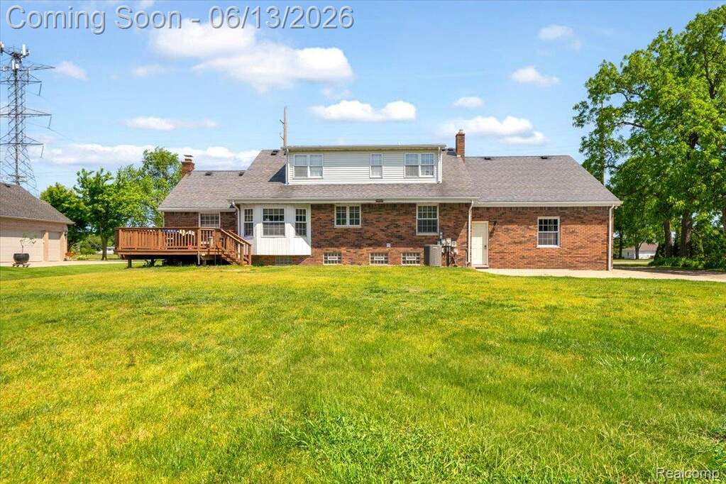 4 Bedroom Single Family Home/House's Image 3