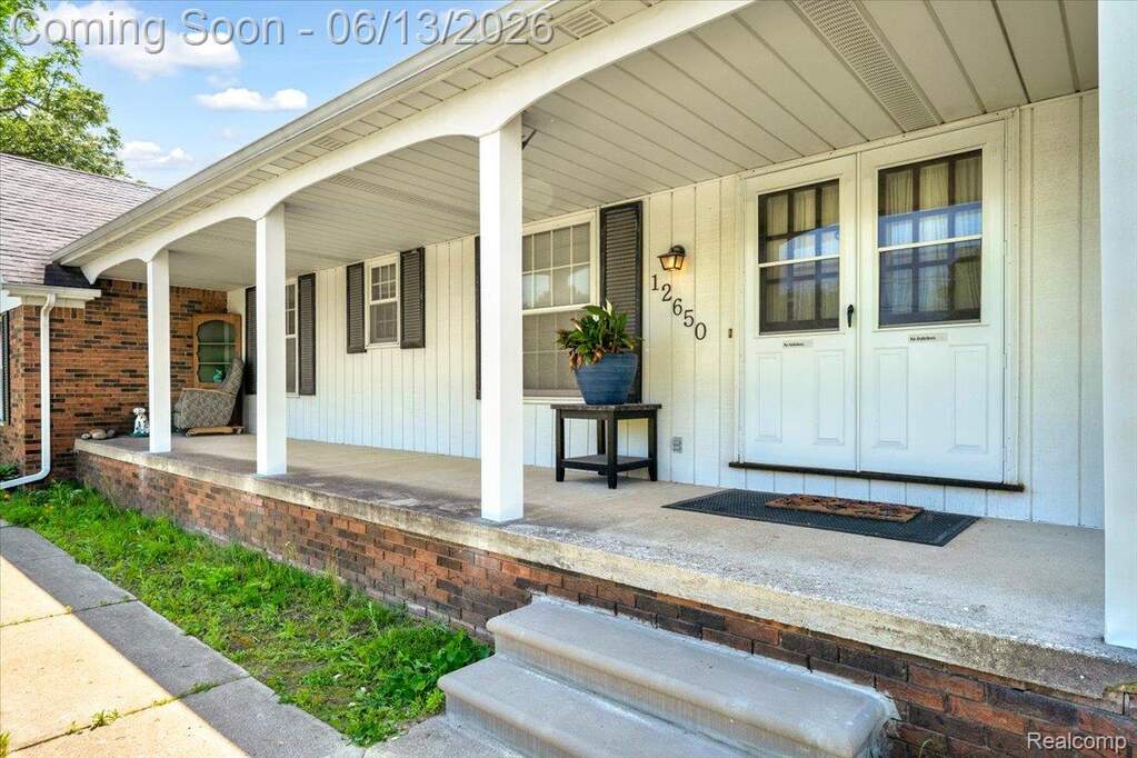 4 Bedroom Single Family Home/House's Image 6