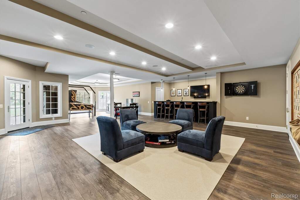 6 Bedroom Single Family Home/House's Image 68