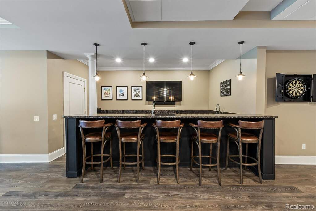 6 Bedroom Single Family Home/House's Image 71