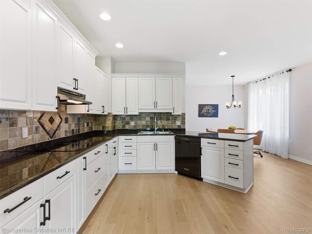 2 Bedroom Apartment/Flat's Image 21