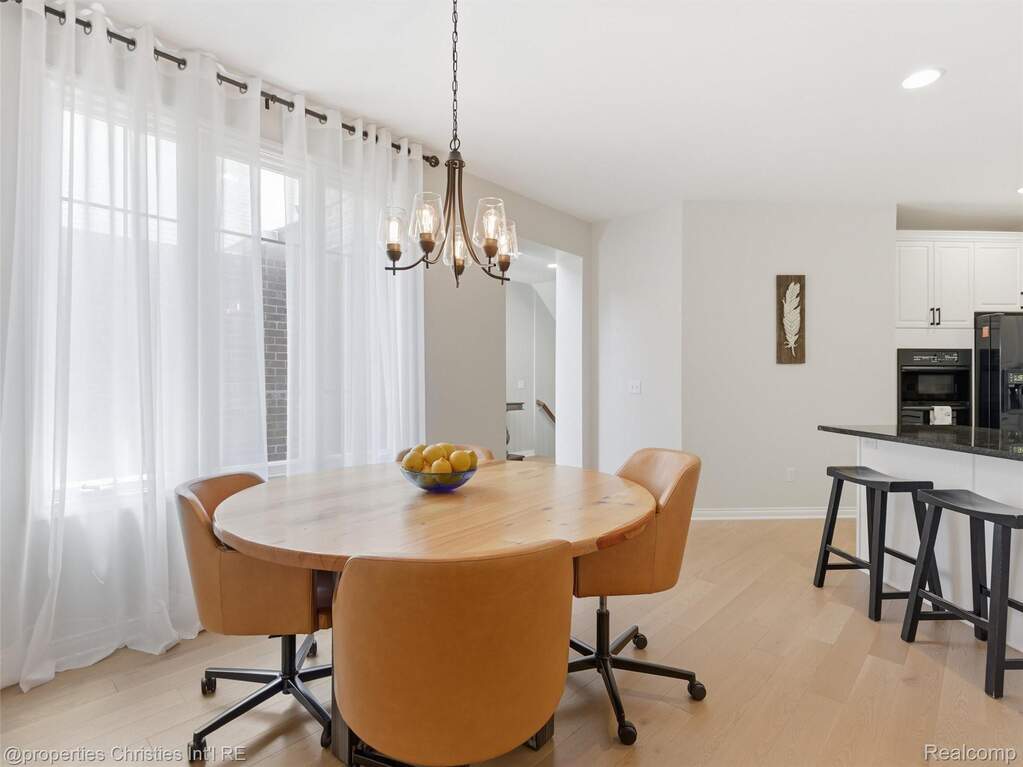 2 Bedroom Apartment/Flat's Image 23