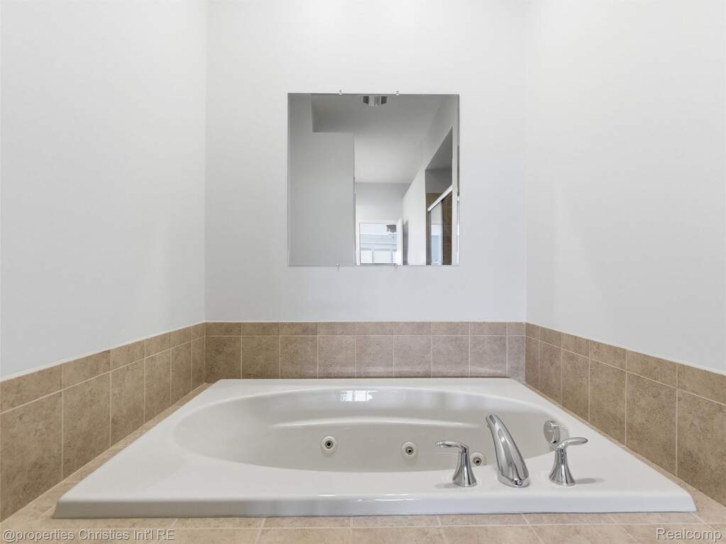 2 Bedroom Apartment/Flat's Image 33