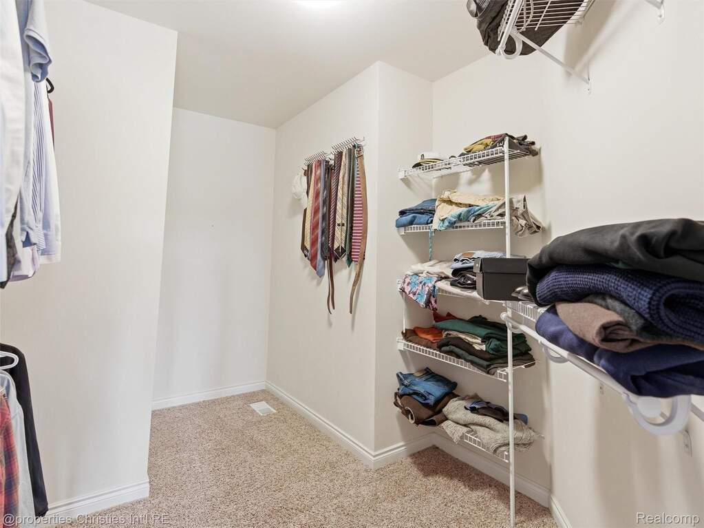 2 Bedroom Apartment/Flat's Image 35