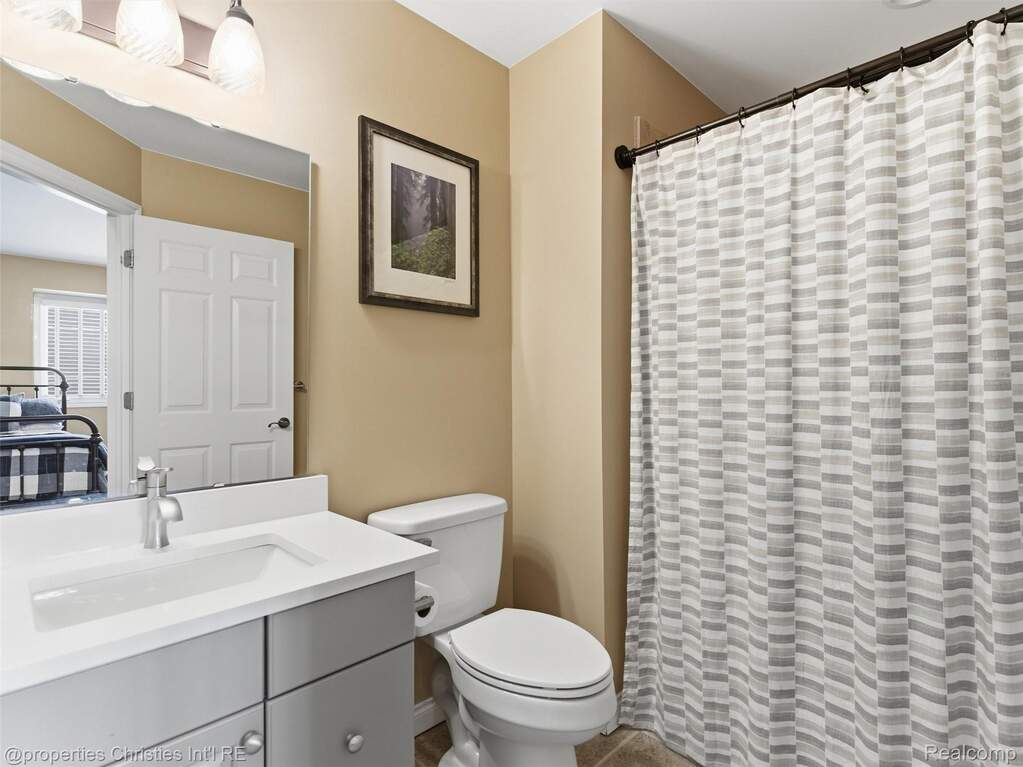 2 Bedroom Apartment/Flat's Image 37
