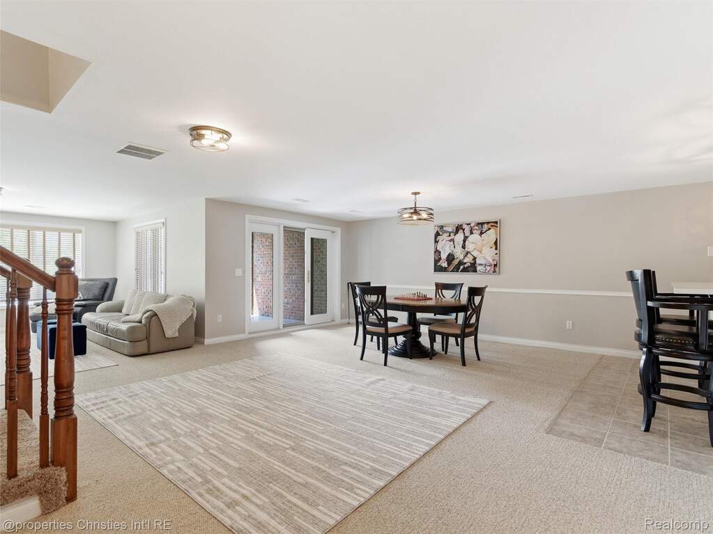 2 Bedroom Apartment/Flat's Image 41