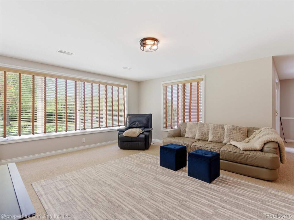 2 Bedroom Apartment/Flat's Image 44