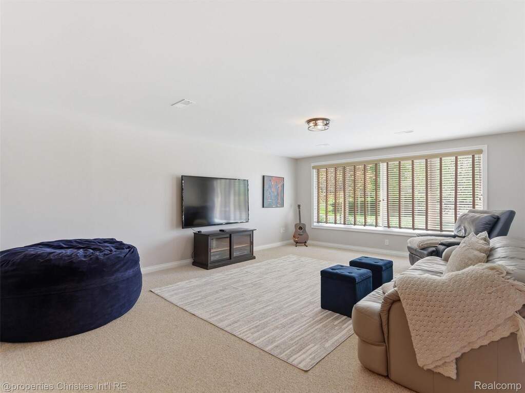 2 Bedroom Apartment/Flat's Image 48