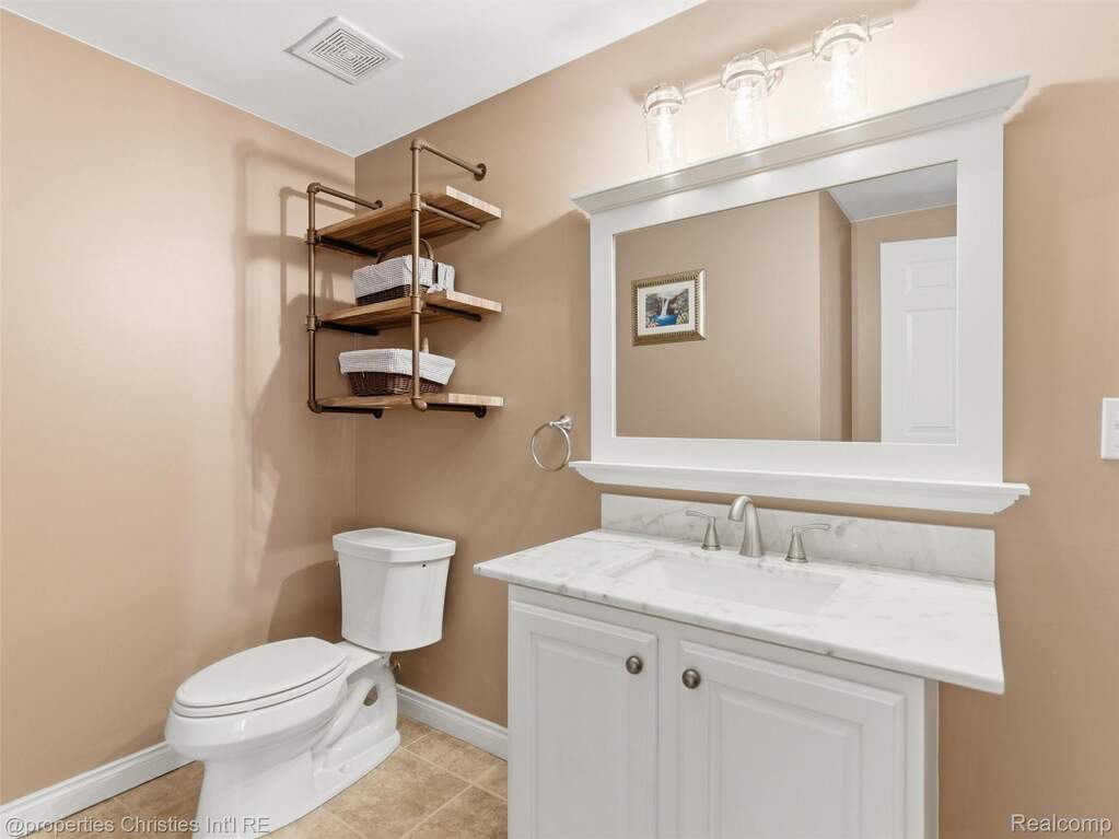 2 Bedroom Apartment/Flat's Image 52