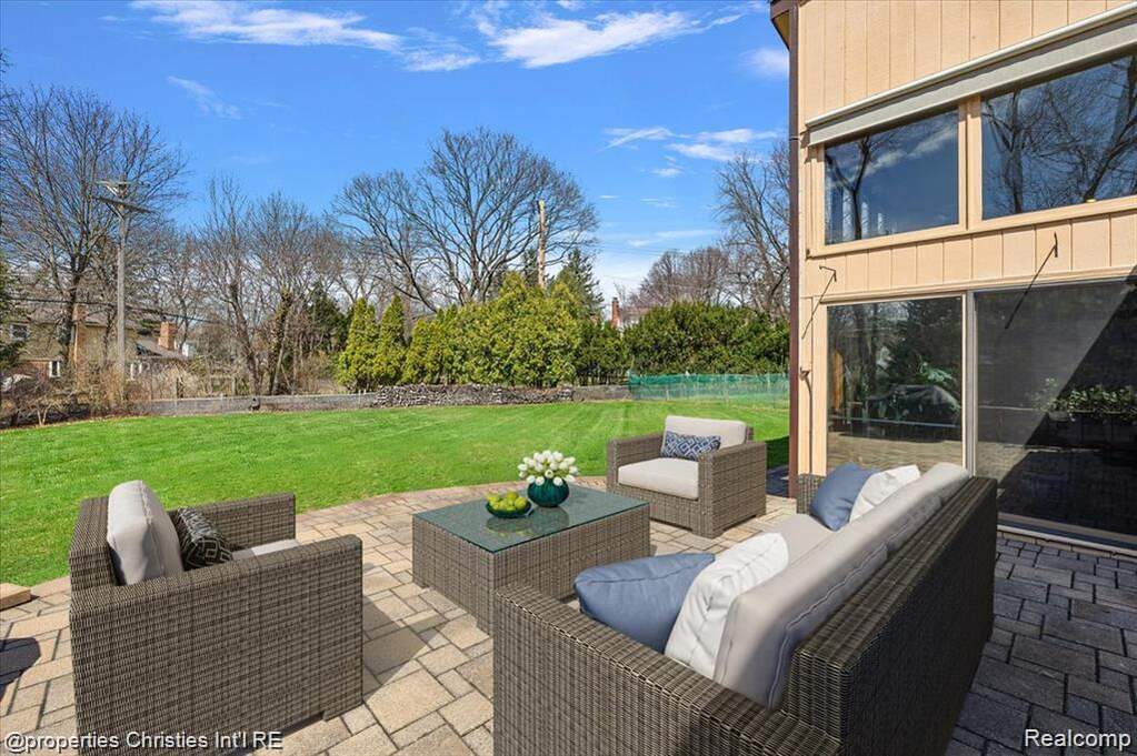 4 Bedroom Single Family Home/House's Image 17