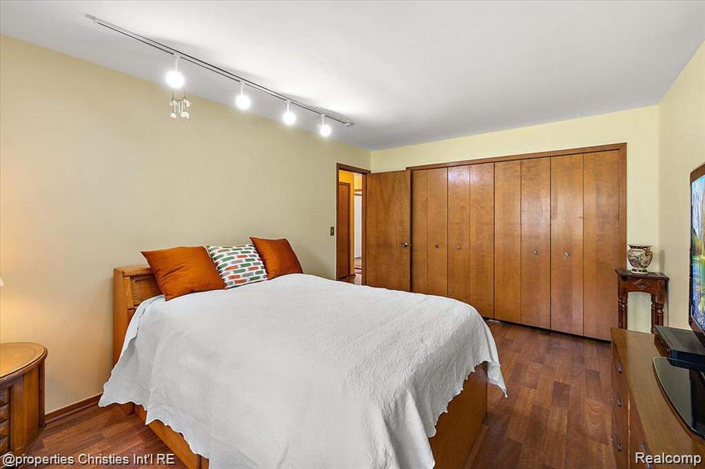 4 Bedroom Single Family Home/House's Image 36