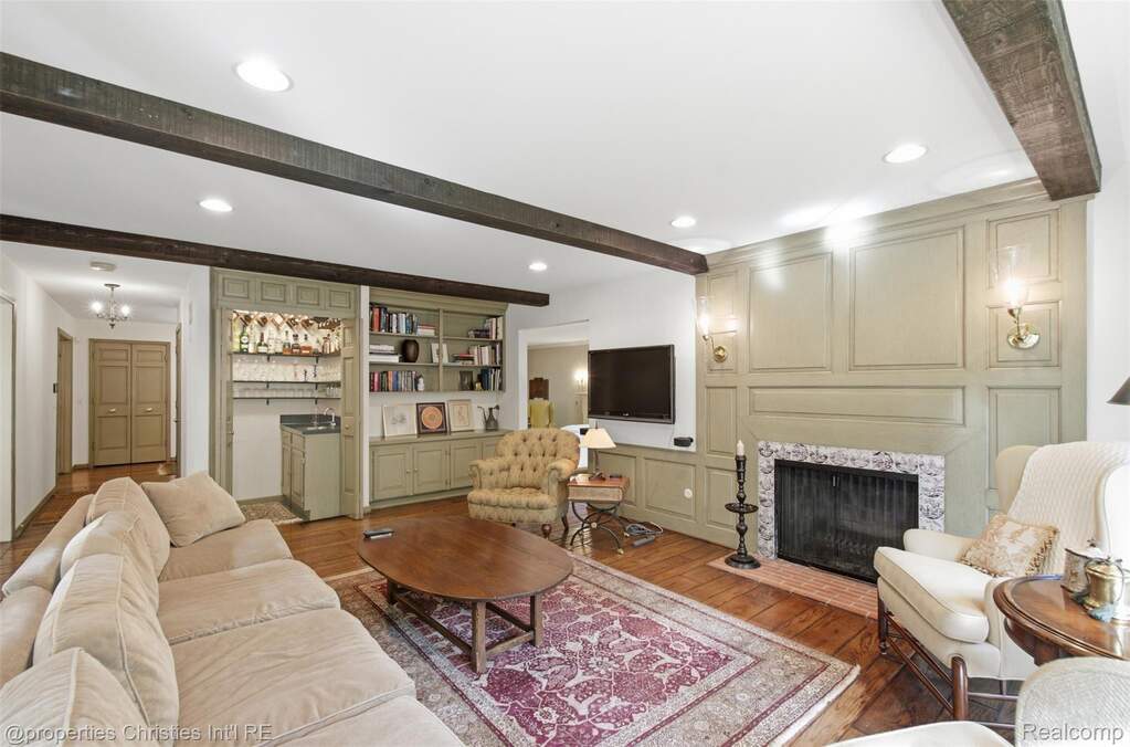 4 Bedroom Single Family Home/House's Image 11