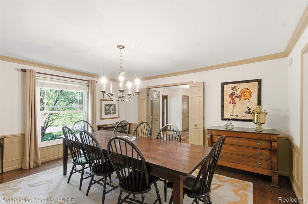 4 Bedroom Single Family Home/House's Image 15