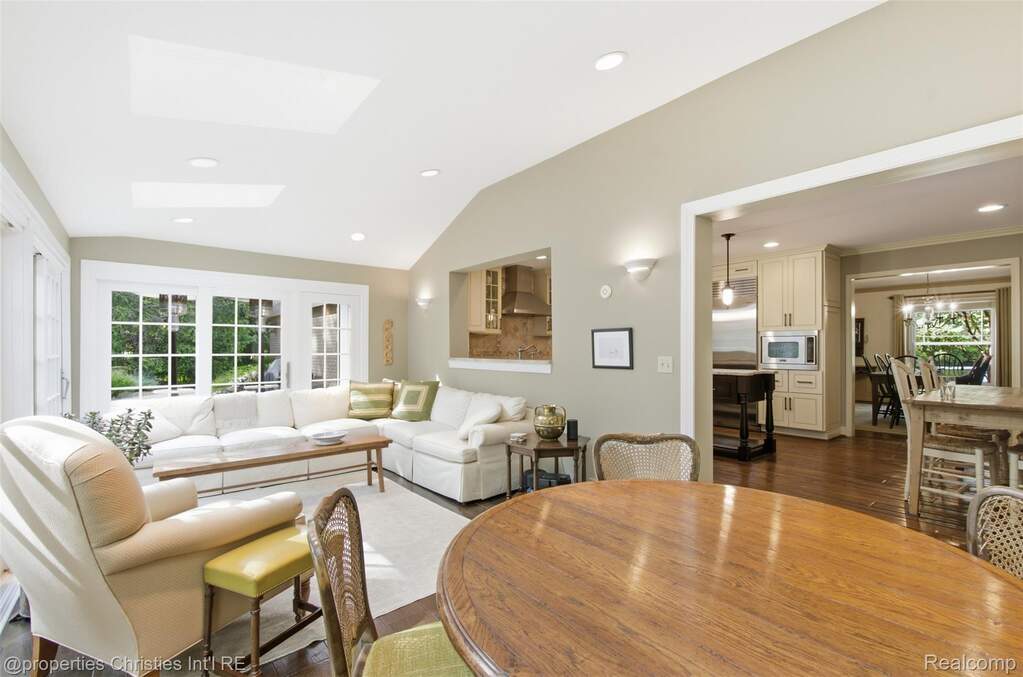 4 Bedroom Single Family Home/House's Image 17