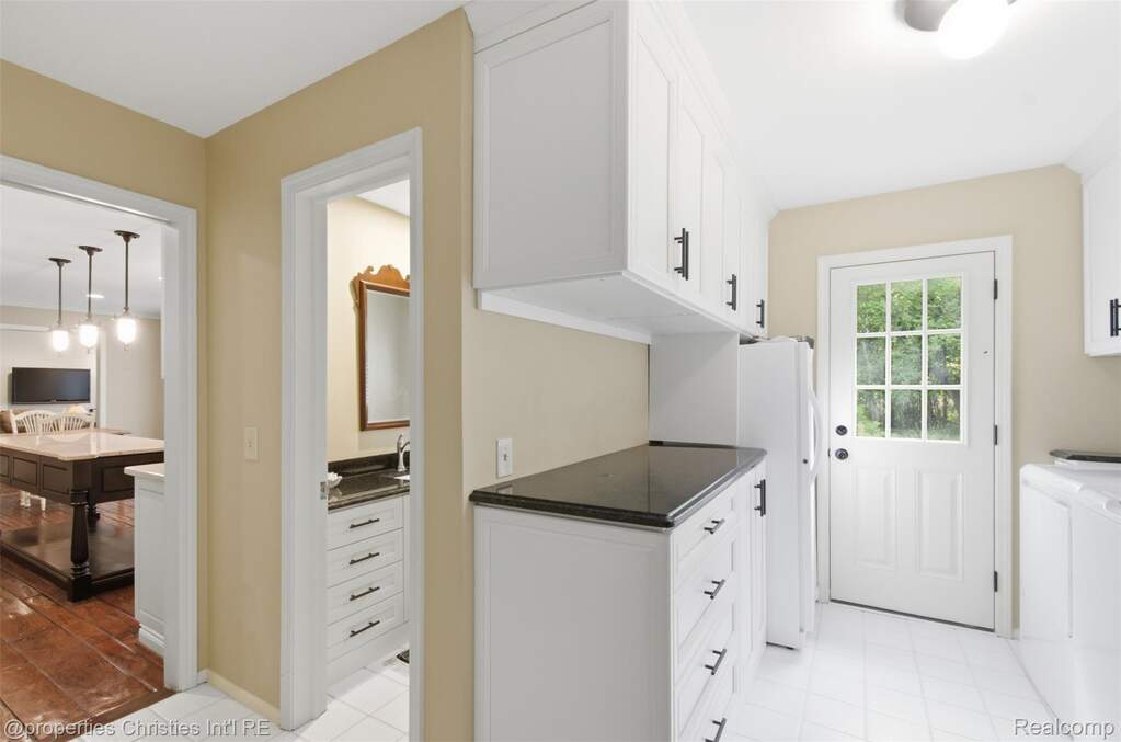 4 Bedroom Single Family Home/House's Image 18