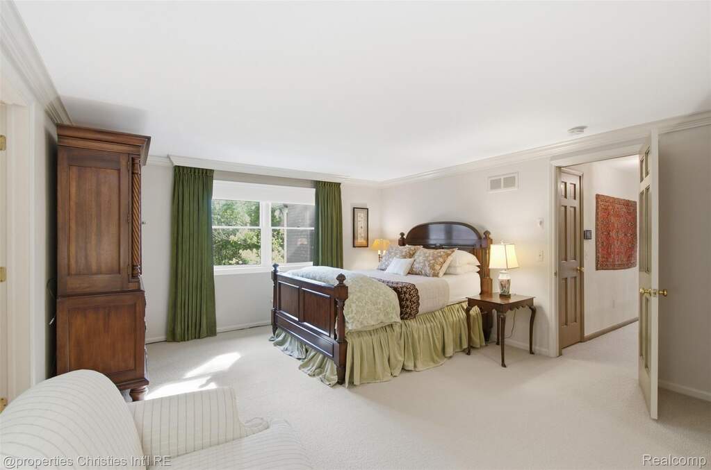 4 Bedroom Single Family Home/House's Image 23