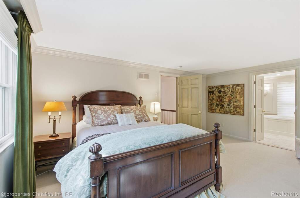 4 Bedroom Single Family Home/House's Image 24