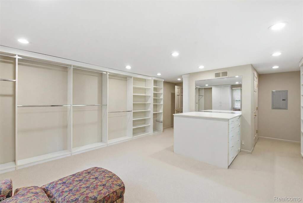 4 Bedroom Single Family Home/House's Image 27