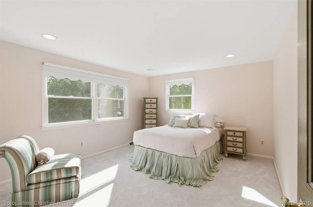 4 Bedroom Single Family Home/House's Image 30