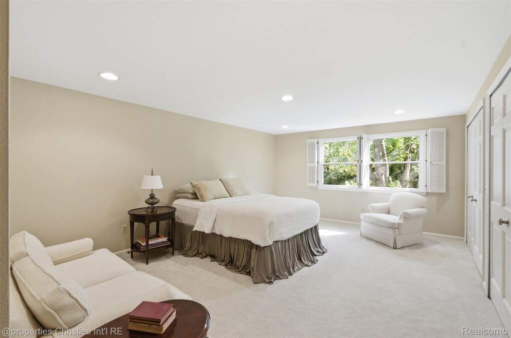 4 Bedroom Single Family Home/House's Image 31