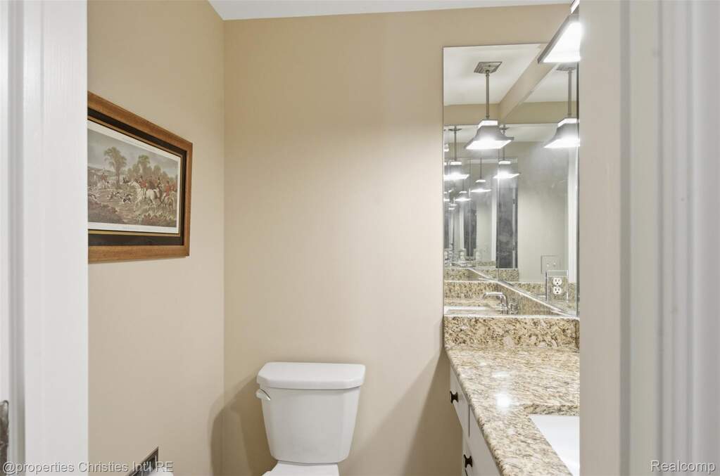 4 Bedroom Single Family Home/House's Image 32