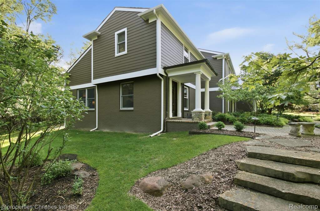 4 Bedroom Single Family Home/House's Image 35
