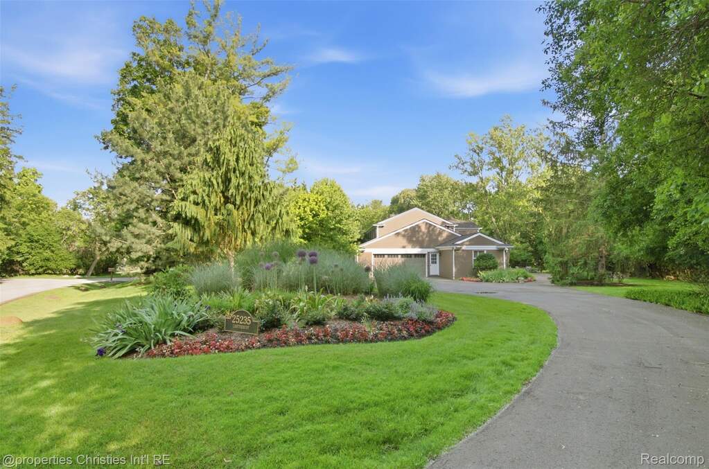 4 Bedroom Single Family Home/House's Image 36