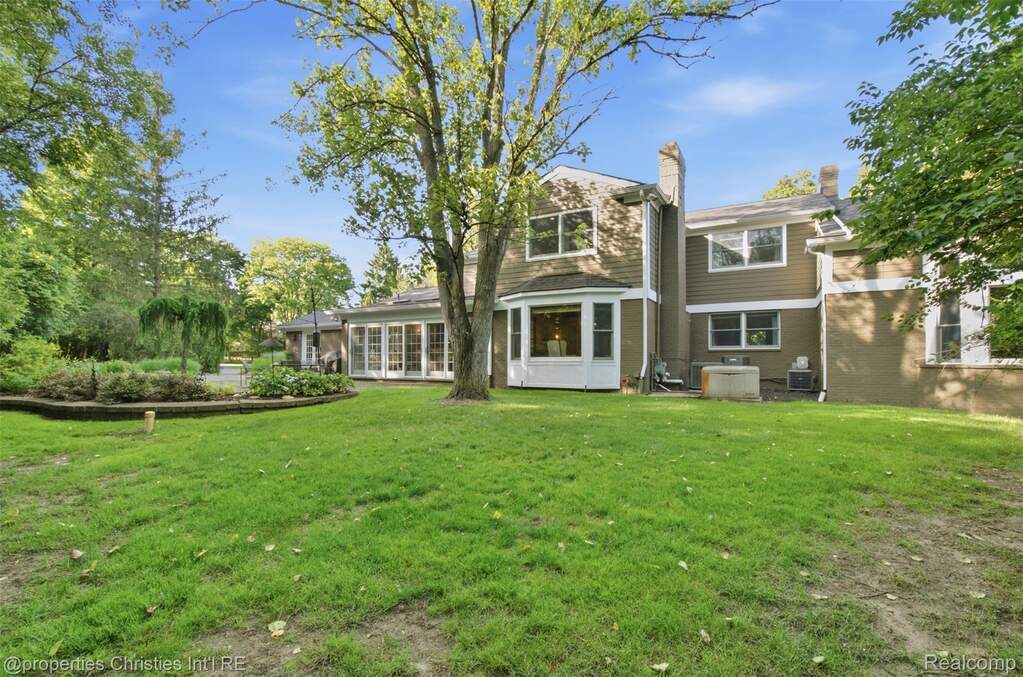 4 Bedroom Single Family Home/House's Image 37